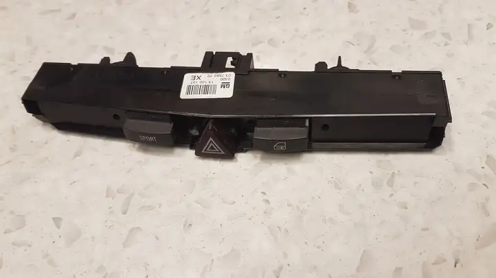 Opel Astra H (2004 - 2009) 03758070 Включатель аварийных фонарей — фото 2