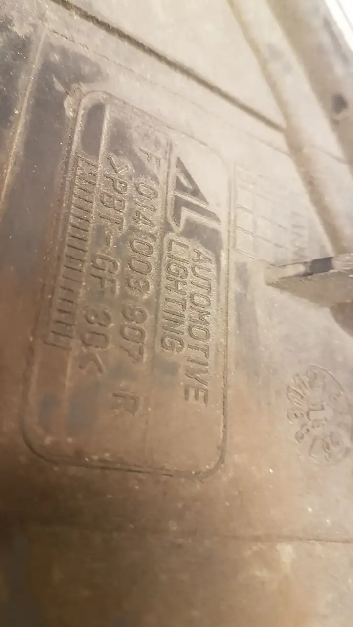 Mazda 6 (2002 - 2005) F014003907R Передняя фара — фото 2
