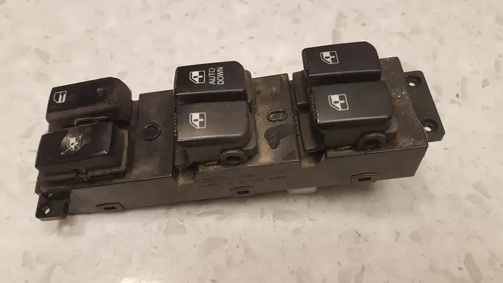 Hyundai Santa Fe (2005 - 2009) 371495 Блок кнопок стеклоподъемников — фото 1