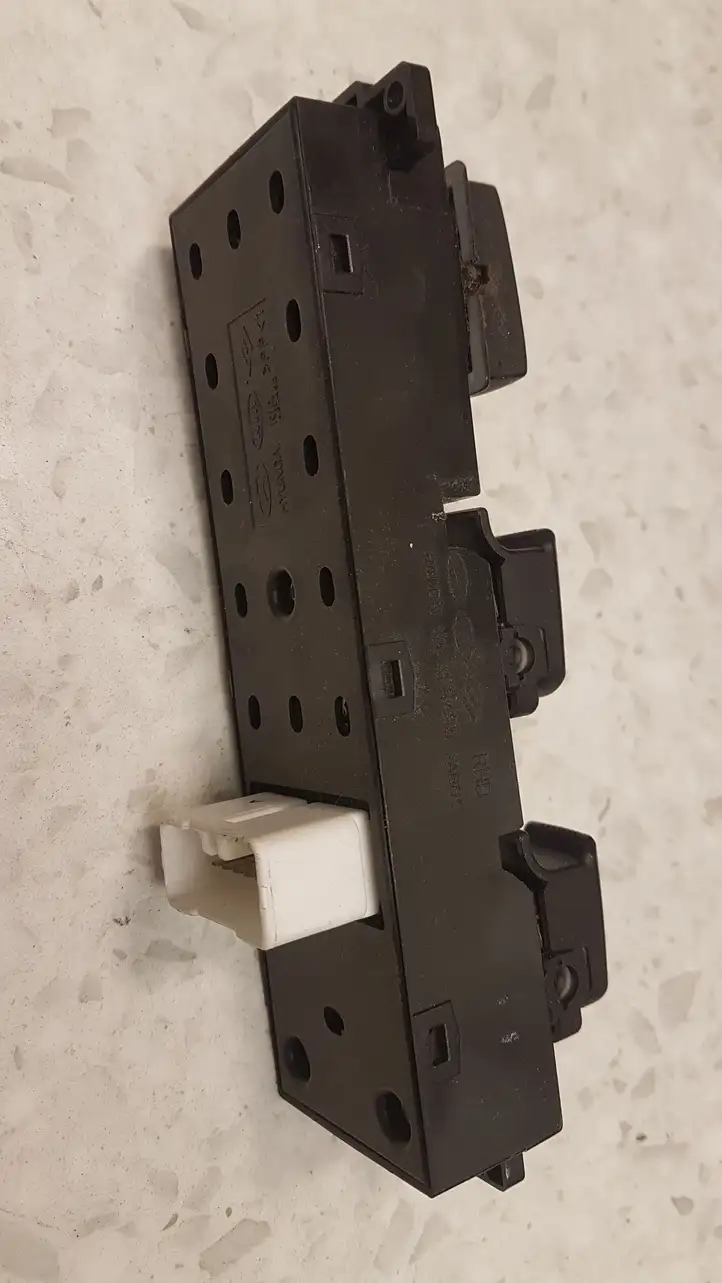 Hyundai Santa Fe (2005 - 2009) 371495 Блок кнопок стеклоподъемников — фото 3