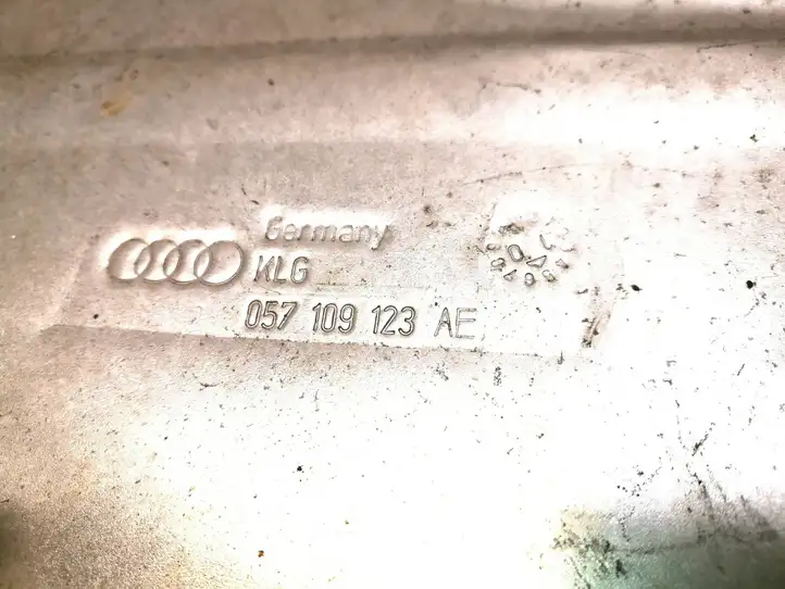 Audi A8 S8 D4 4H (2010 - 2014) 057109123AE Защита ремня ГРМ — фото 4