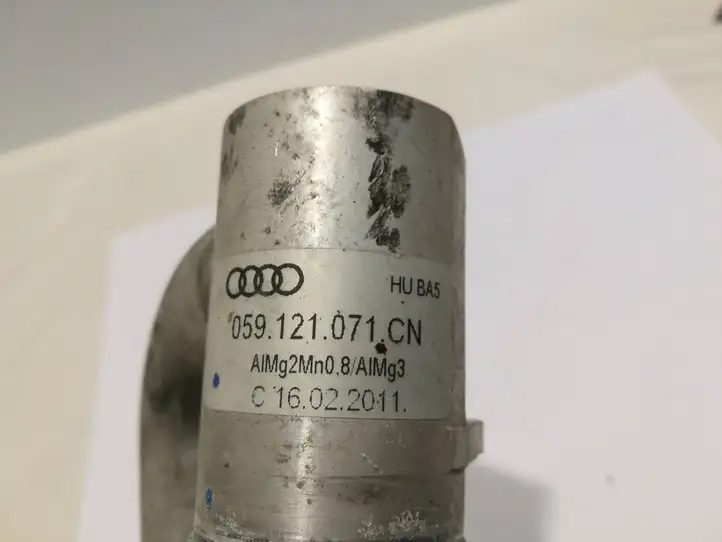 Audi A6 C7 (2011 - 2014) 059121071CN Шланги системы охлаждения — фото 2