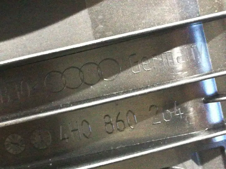 Audi A8 S8 D4 4H (2010 - 2014) 4H0860264 Держатель зонта — фото 2