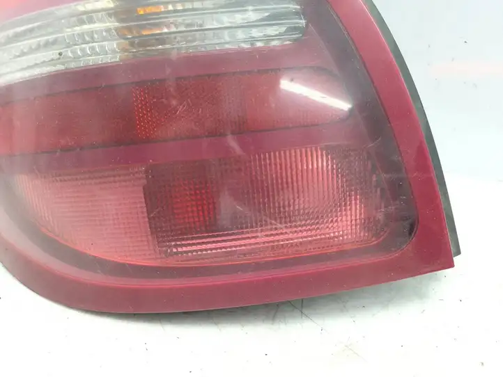 Nissan Almera N16 (2000 - 2010) 26555BN010 Задний фонарь в кузове — фото 4