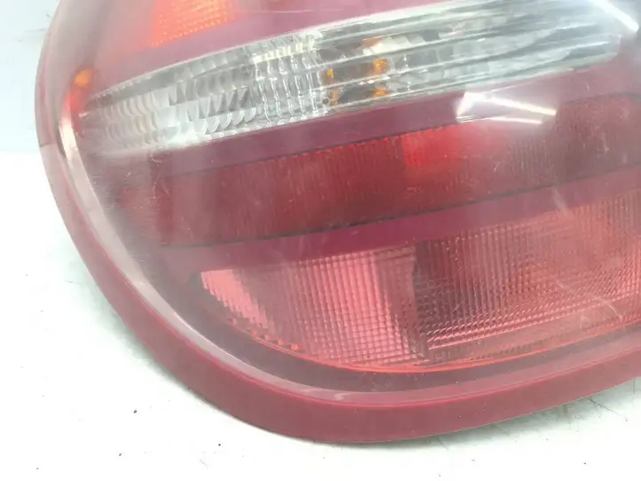 Nissan Almera N16 (2000 - 2010) 26555BN010 Задний фонарь в кузове — фото 5
