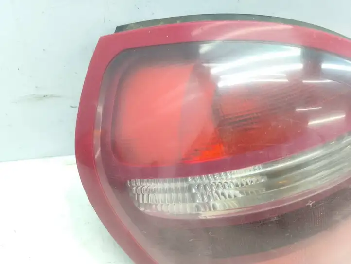 Nissan Almera N16 (2000 - 2010) 26555BN010 Задний фонарь в кузове — фото 6