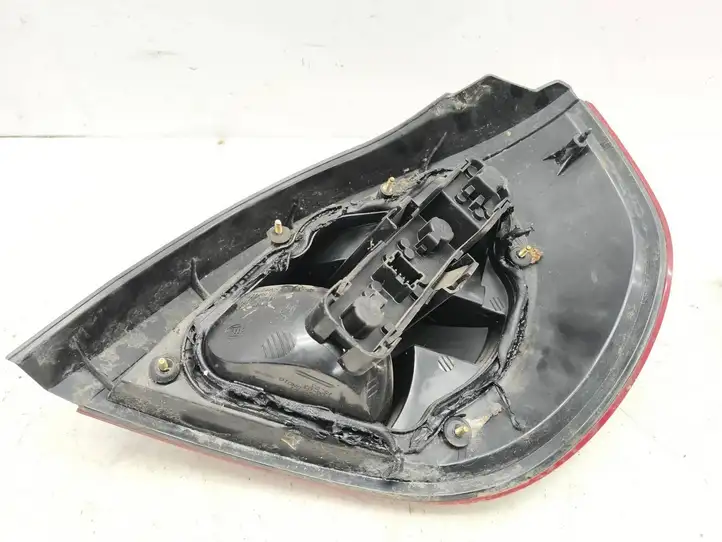 Nissan Almera N16 (2000 - 2010) 26555BN010 Задний фонарь в кузове — фото 8