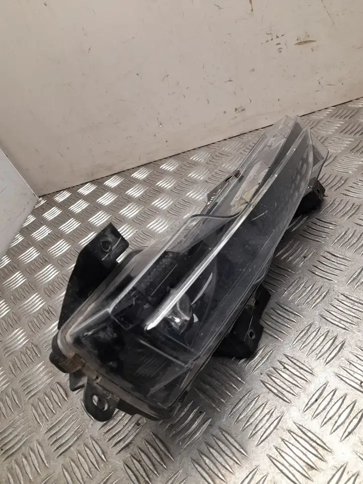 Tesla Model 3 (2017 - 2023) 107739600D Комплект противотуманных фар — фото 3