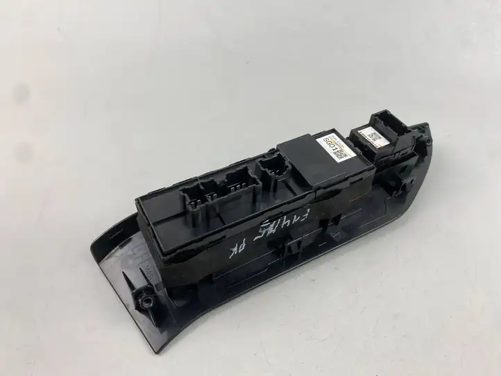 Subaru Forester SJ (2013 - 2018) 83071SG010 Блок кнопок стеклоподъемников — фото 3