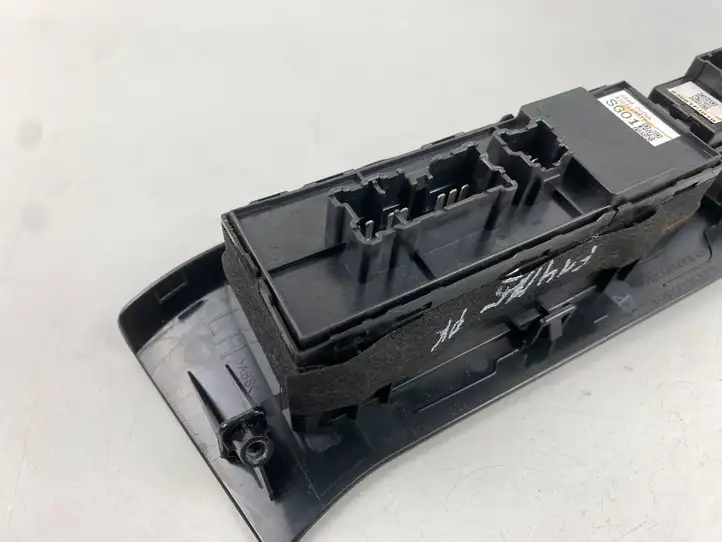 Subaru Forester SJ (2013 - 2018) 83071SG010 Блок кнопок стеклоподъемников — фото 4