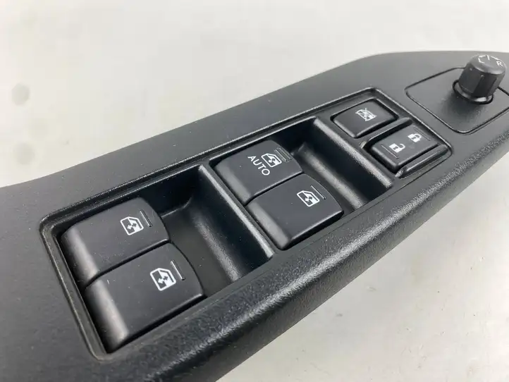 Subaru Forester SJ (2013 - 2018) 83071SG010 Блок кнопок стеклоподъемников — фото 10