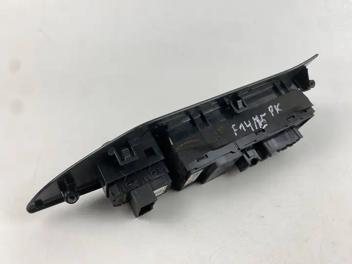 Subaru Forester SJ (2013 - 2018) 83071SG010 Блок кнопок стеклоподъемников — фото 16