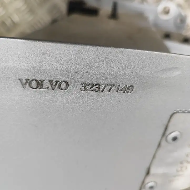 Volvo XC40 (2017 - ) 32377149 Усилитель переднего бампера — фото 6