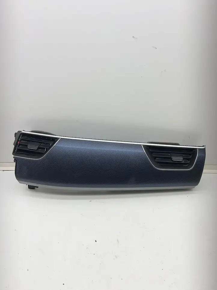 Renault Arkana (2019 - ) 682113392R Боковой воздушный дефлектор — фото 1