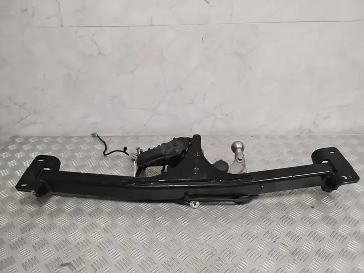 Volvo XC40 (2017 - ) 32351484 Комплект буксировочного крюка — фото 5