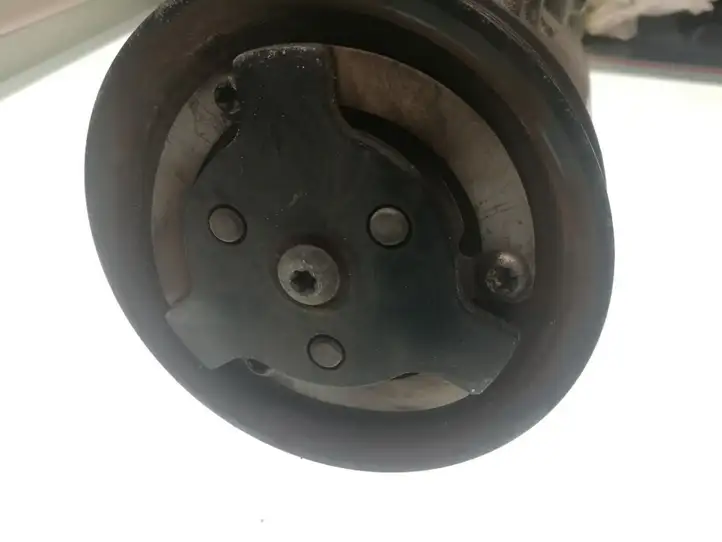 Volkswagen PASSAT B7 (2011 - 2014) 5N0820803E Компрессор (насос) кондиционера воздуха — фото 2