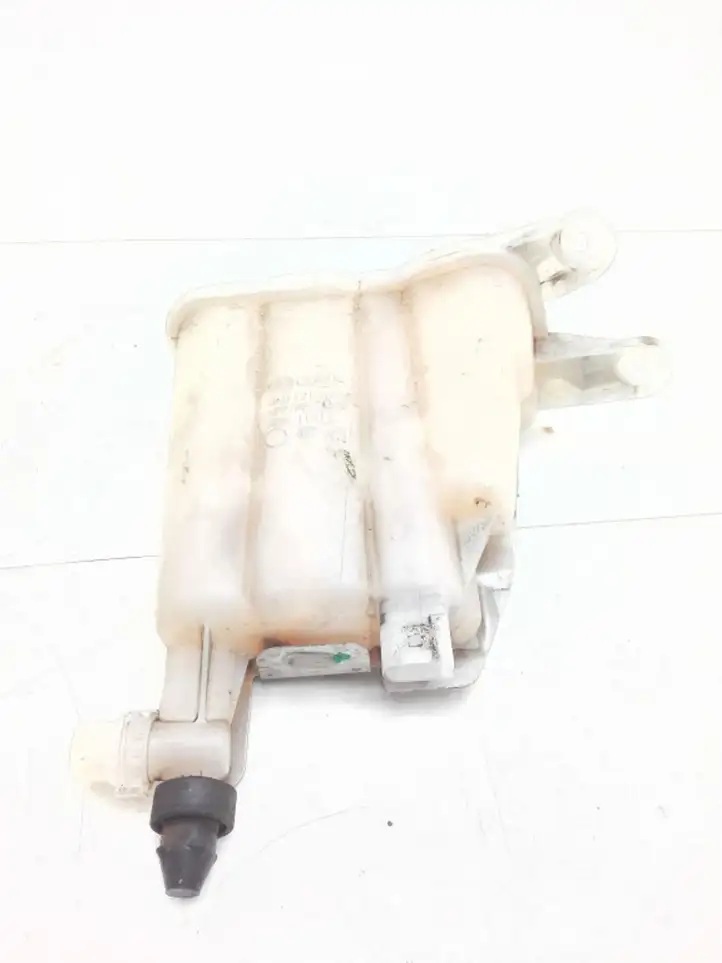 Audi A5 8T 8F (2007 - 2011) 8K0121405A Расширительный бачок — фото 4