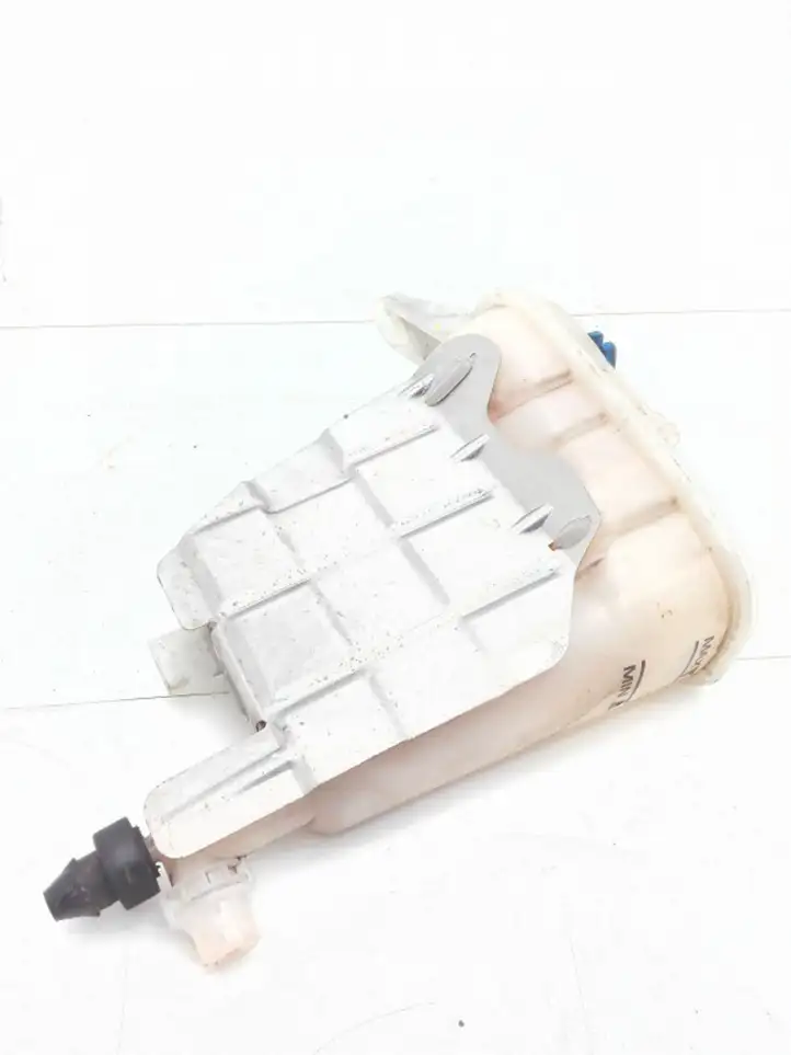 Audi A5 8T 8F (2007 - 2011) 8K0121405A Расширительный бачок — фото 5