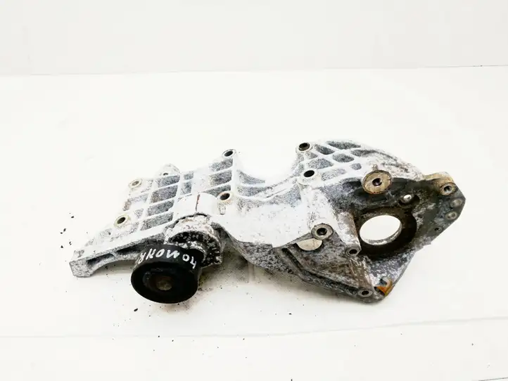 Volkswagen PASSAT B6 (2005 - 2010) 03L903143Q Кронштейн генератора — фото 2