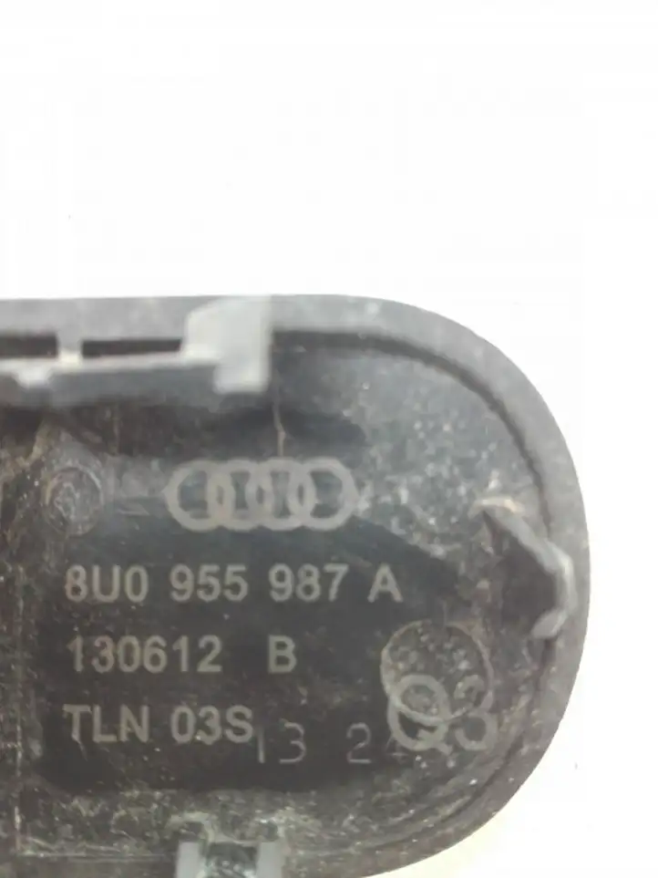 Audi Q3 8U (2011 - 2014) 8U0955987A Форсунка омывателя лобового стекла — фото 2