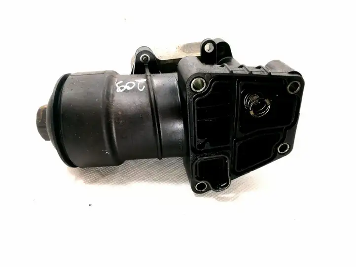 Audi Q3 8U (2011 - 2014) 03L115389C Кронштейн масляного фильтра — фото 2