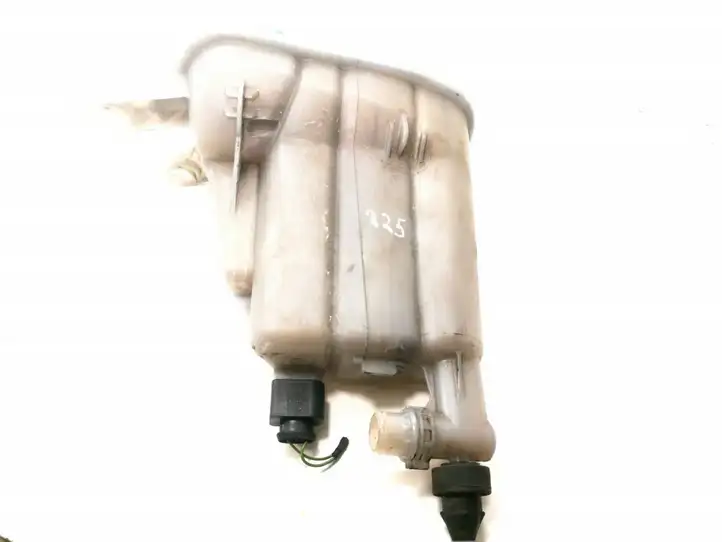 Audi A4 S4 B8 8K (2007 - 2011) 8K0121403G Расширительный бачок — фото 1