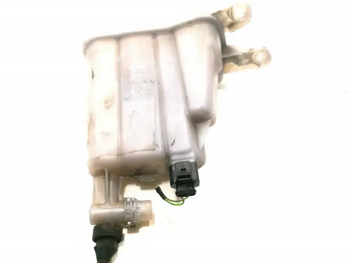 Audi A4 S4 B8 8K (2007 - 2011) 8K0121403G Расширительный бачок — фото 2