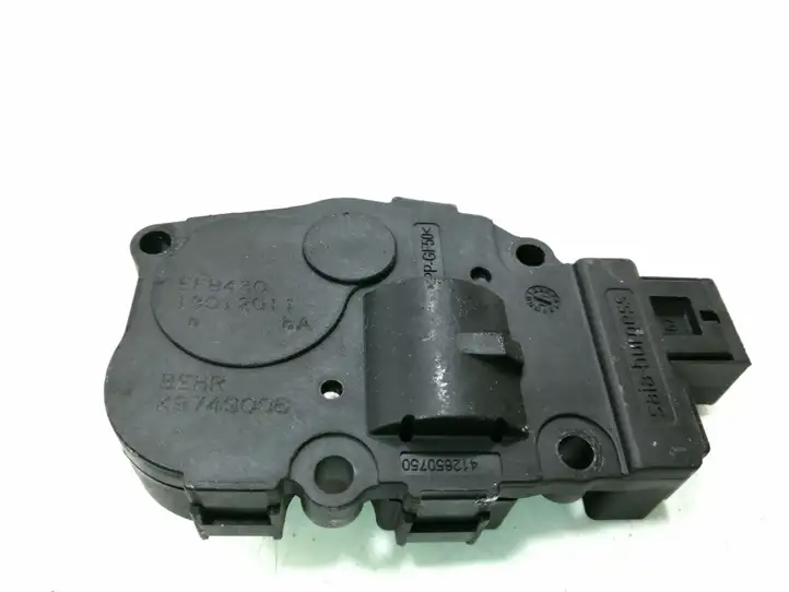 Audi A4 S4 B8 8K (2007 - 2011) EFB43013012011 Двигатель задвижки потока воздуха — фото 2