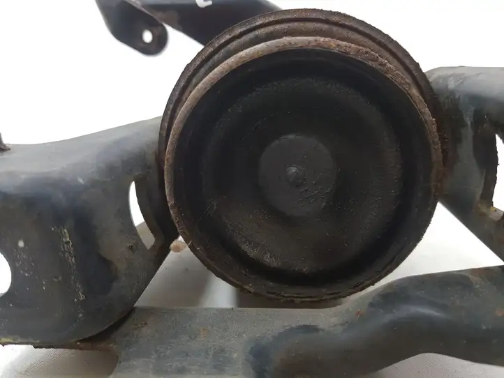 Toyota Corolla Verso AR10 (2004 - 2009) Опора двигателя — фото 6