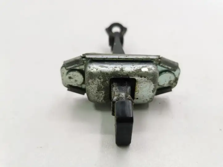 (2011 - 2016) Ограничитель задней двери — фото 2