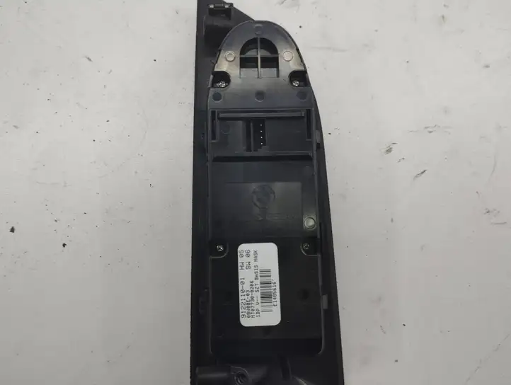 BMW 5 E60 E61 (2004 - 2010) 9122110 Кнопка стеклоподъемников — фото 4