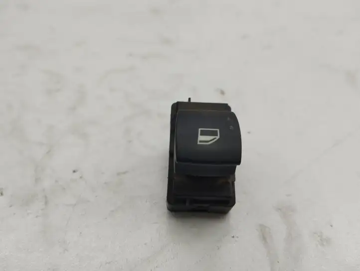 BMW 5 E60 E61 (2004 - 2010) 15939948 Кнопка стеклоподъемников — фото 1