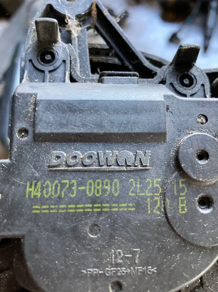 Hyundai i40 (2011 - ) H400730890 Двигатель задвижки потока воздуха — фото 2