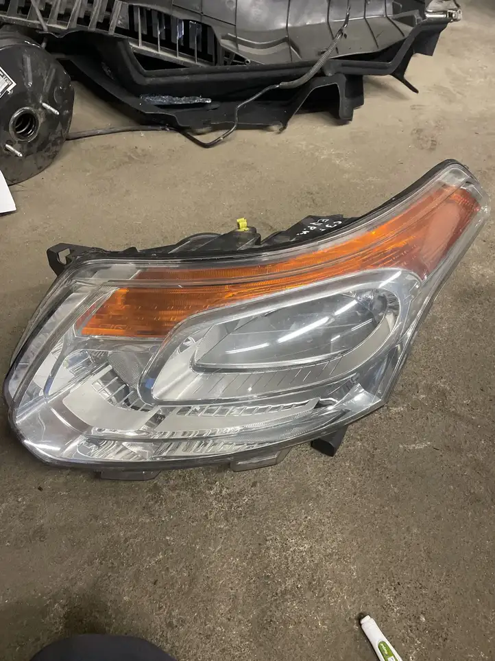 Citroen C3 (2009 - 2013) 9681806180 Передняя фара — фото 1
