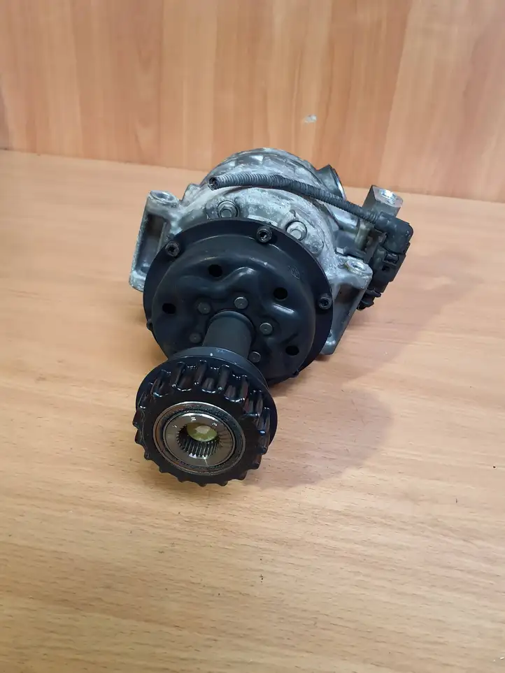Volkswagen Touareg I (2002 - 2010) 7H0820805J Компрессор (насос) кондиционера воздуха — фото 4