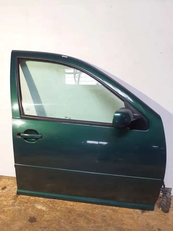 Volkswagen Bora (1998 - 2005) Дверь — фото 1
