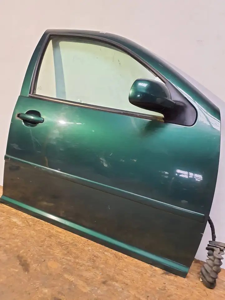 Volkswagen Bora (1998 - 2005) Дверь — фото 2