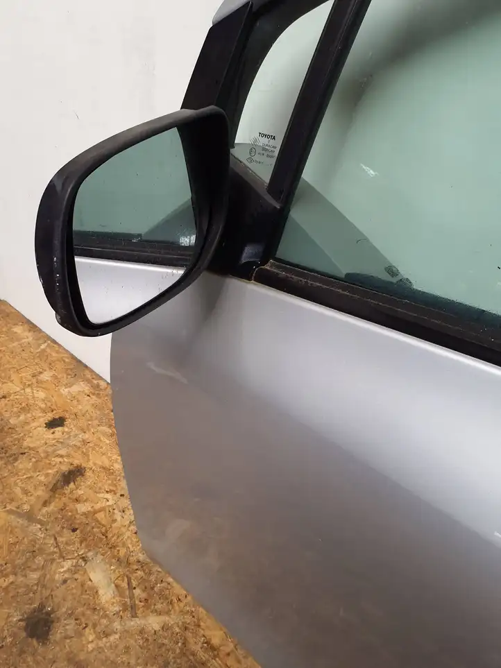 Toyota Yaris (2005 - 2009) Дверь — фото 6