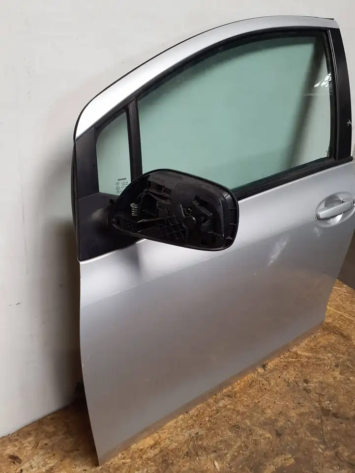 Toyota Yaris (2005 - 2009) Дверь — фото 7