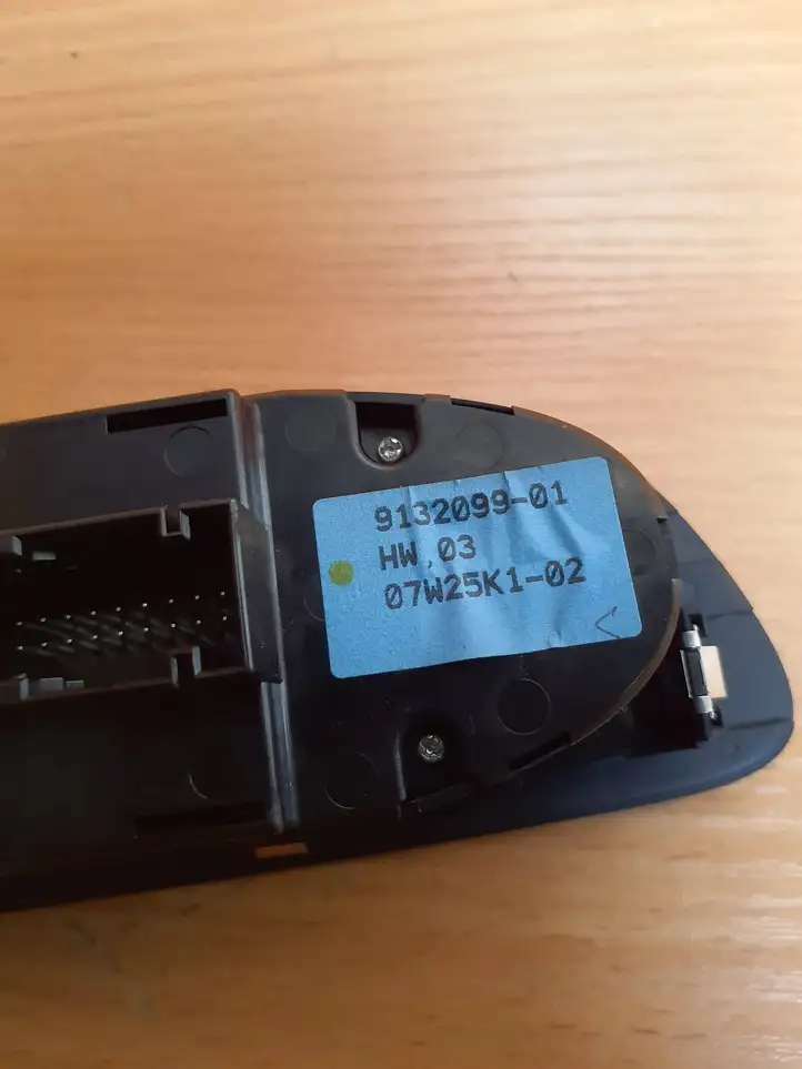BMW 1 E81 E87 (2004 - 2011) 9132099 Кнопка стеклоподъемников — фото 3