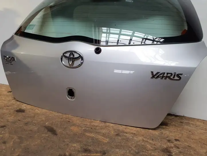 Toyota Yaris (2005 - 2009) Крышка багажника — фото 3