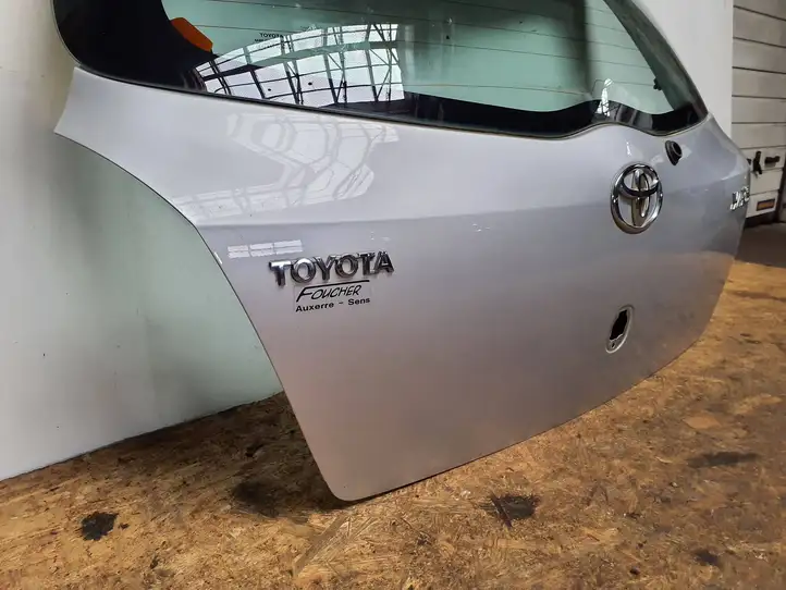Toyota Yaris (2005 - 2009) Крышка багажника — фото 4