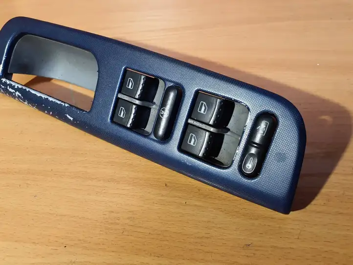 Volkswagen Golf IV (1998 - 2005) 1J4959857 Блок кнопок стеклоподъемников — фото 2