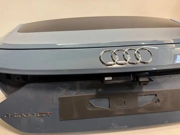 Audi E-tron GT (2020 - ) 4J3827025B Крышка багажника — фото 16