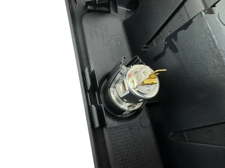 BMW 5 F10 F11 (2009 - 2016) 9206664 Накладка заднего прикуривателя — фото 7