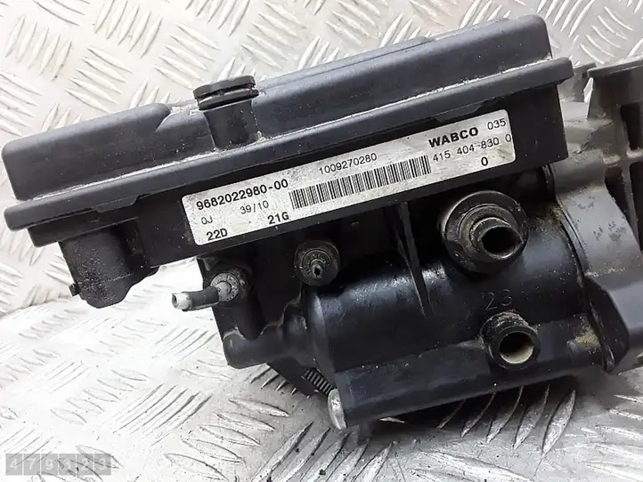 Citroen C4 I Picasso (2006 - 2013) 968202298000 Блок клапанов пневмоподвески — фото 6