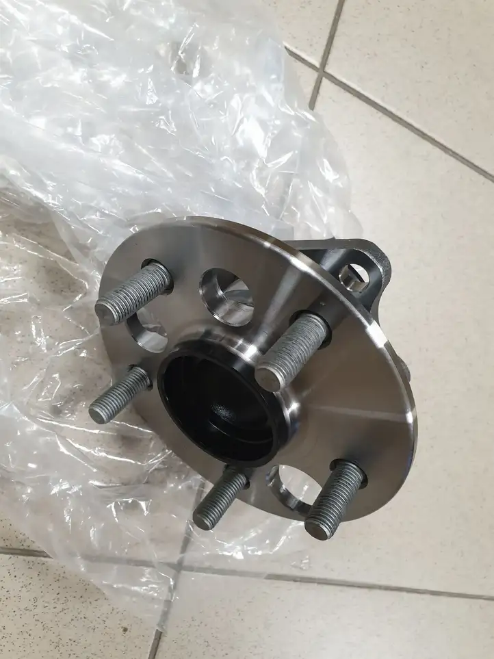 Toyota Auris E180 (2012 - 2018) 4245002121 Подшипник колеса — фото 1