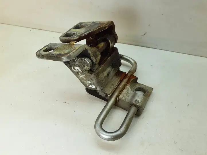Volkswagen Golf Plus (2004 - 2008) 1K0831411M Верхняя петля передней двери — фото 1