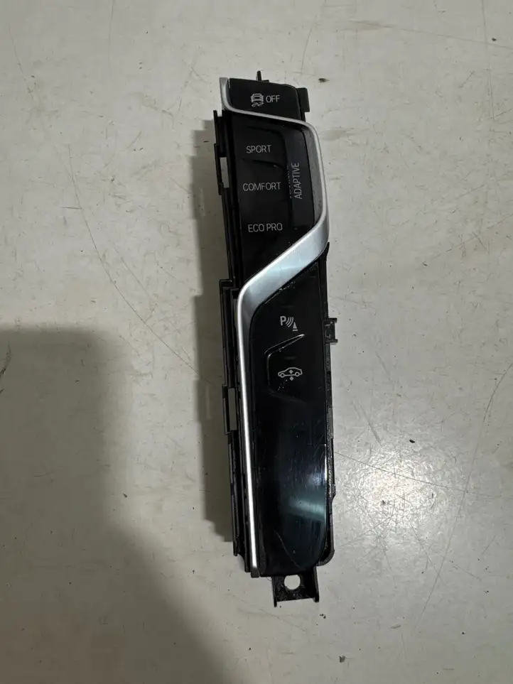 BMW 7 G11 G12 (2015 - 2022) 9398277 Кнопка парктроника — фото 1