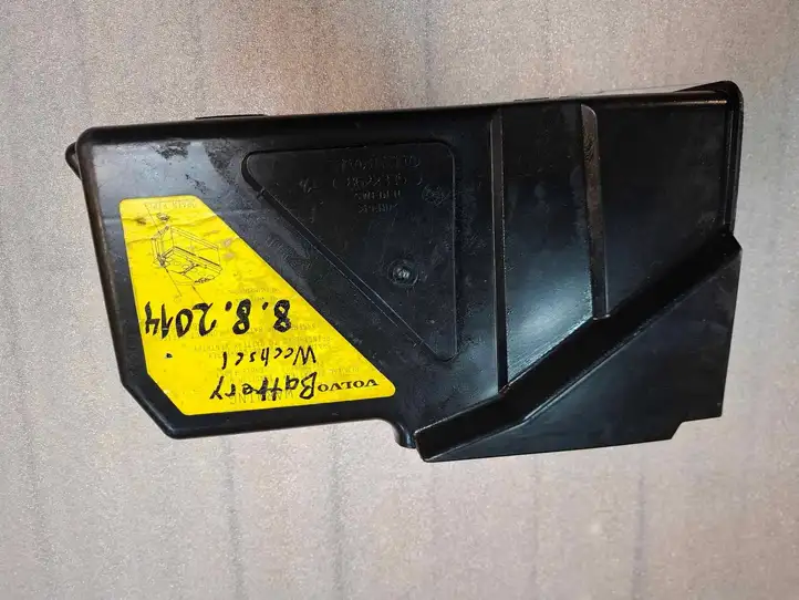 Volvo S80 (1998 - 2004) 8622335 Крышка ящика аккумулятора — фото 1